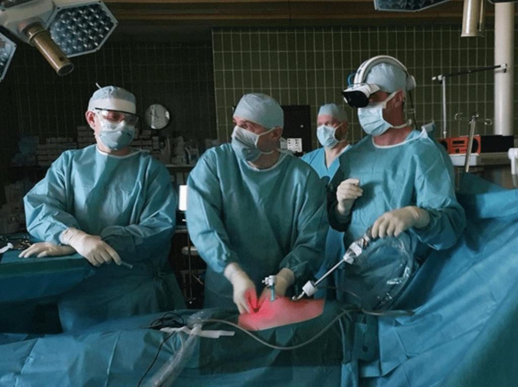 Today's Medical Developments: MediThinQ relies on Lumus Optics to develop augmented reality solution for surgeons